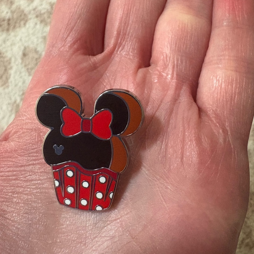 Minnie Mouse Cupcake Pin Hidden Mickey 2025